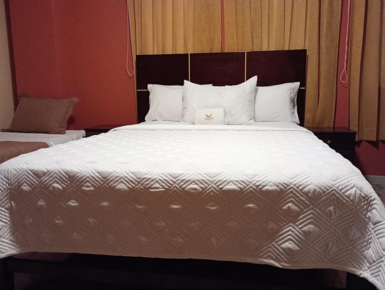 טאקנה Madison Suite מראה חיצוני תמונה