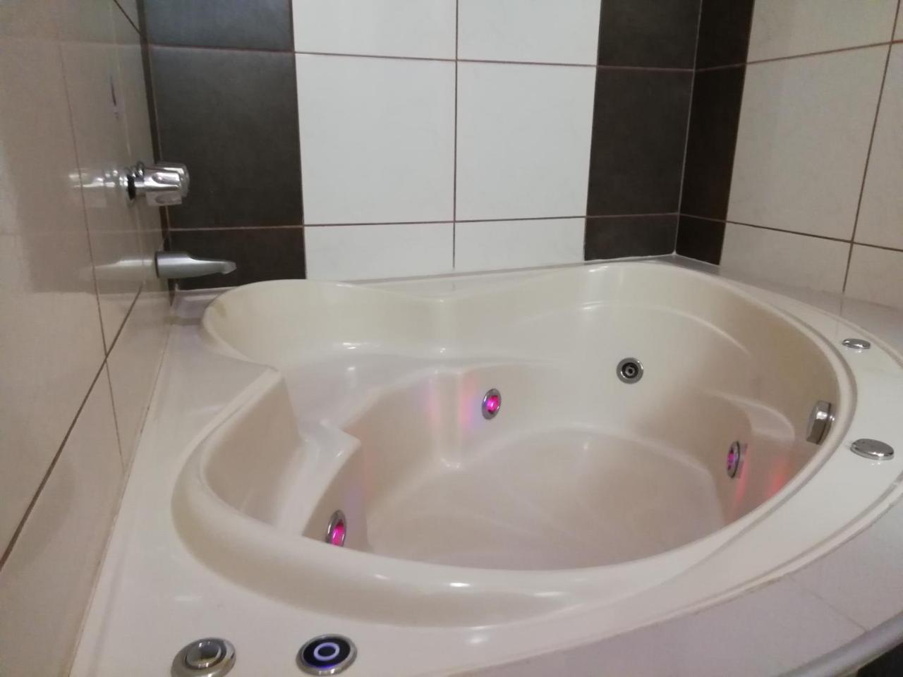 טאקנה Madison Suite מראה חיצוני תמונה